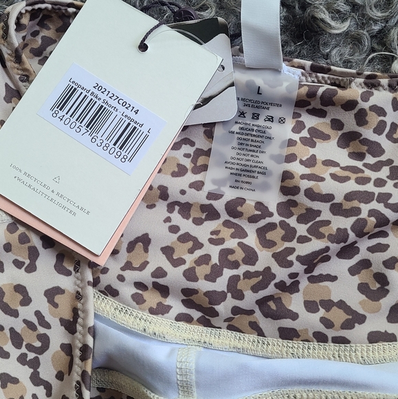 SWAPPED - NWT Leopard Scoop Crop Top and Bike Shorts Set - Picture 6 of 7